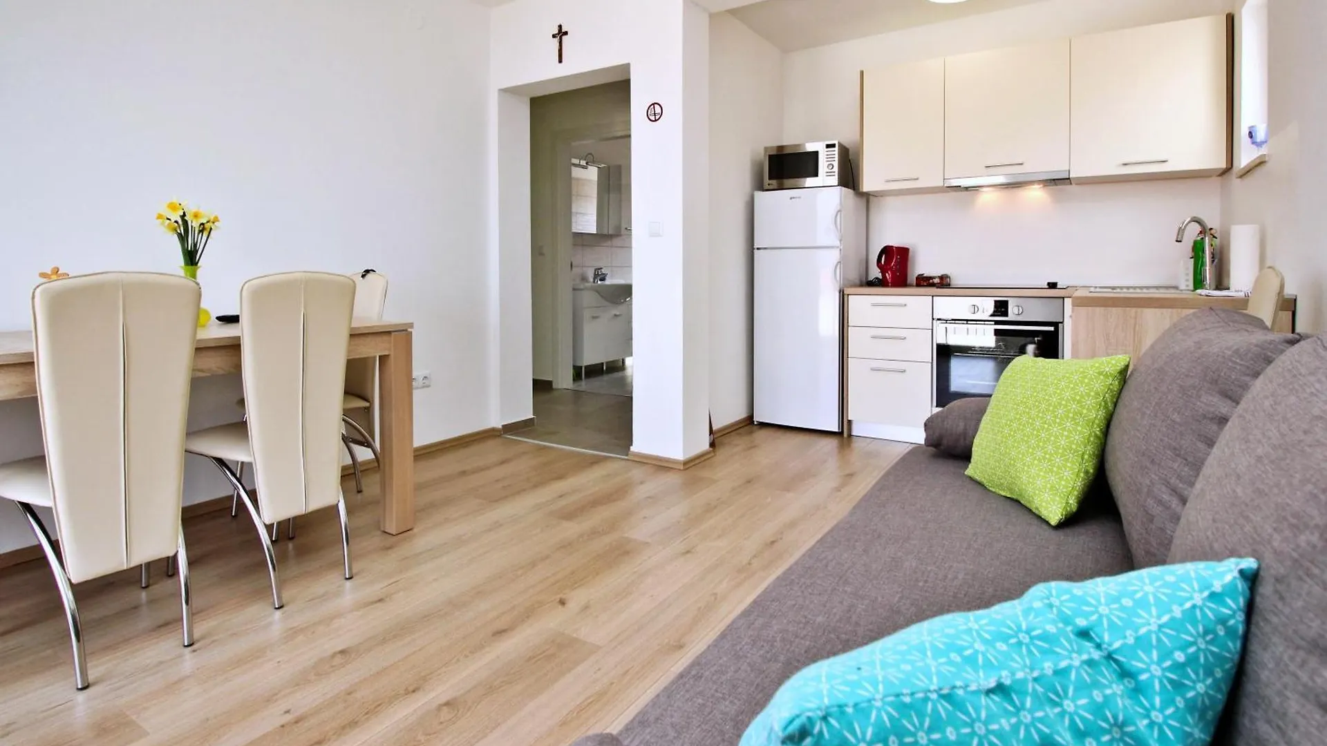 Apartment Ivo P. Silo  3*, Silo (Krk) Croatia
