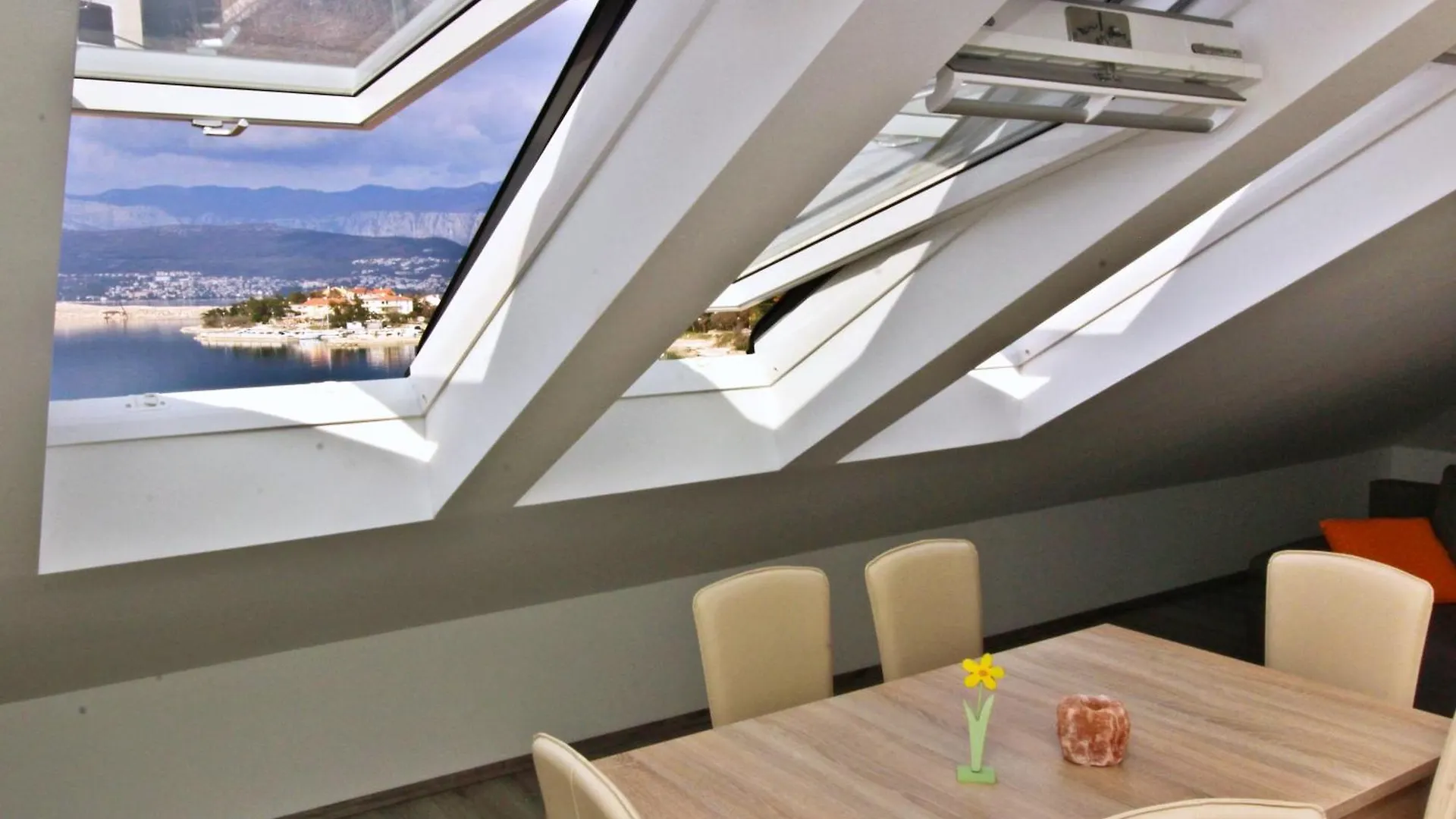 Apartment Ivo P. Silo  Guest house Silo (Krk)